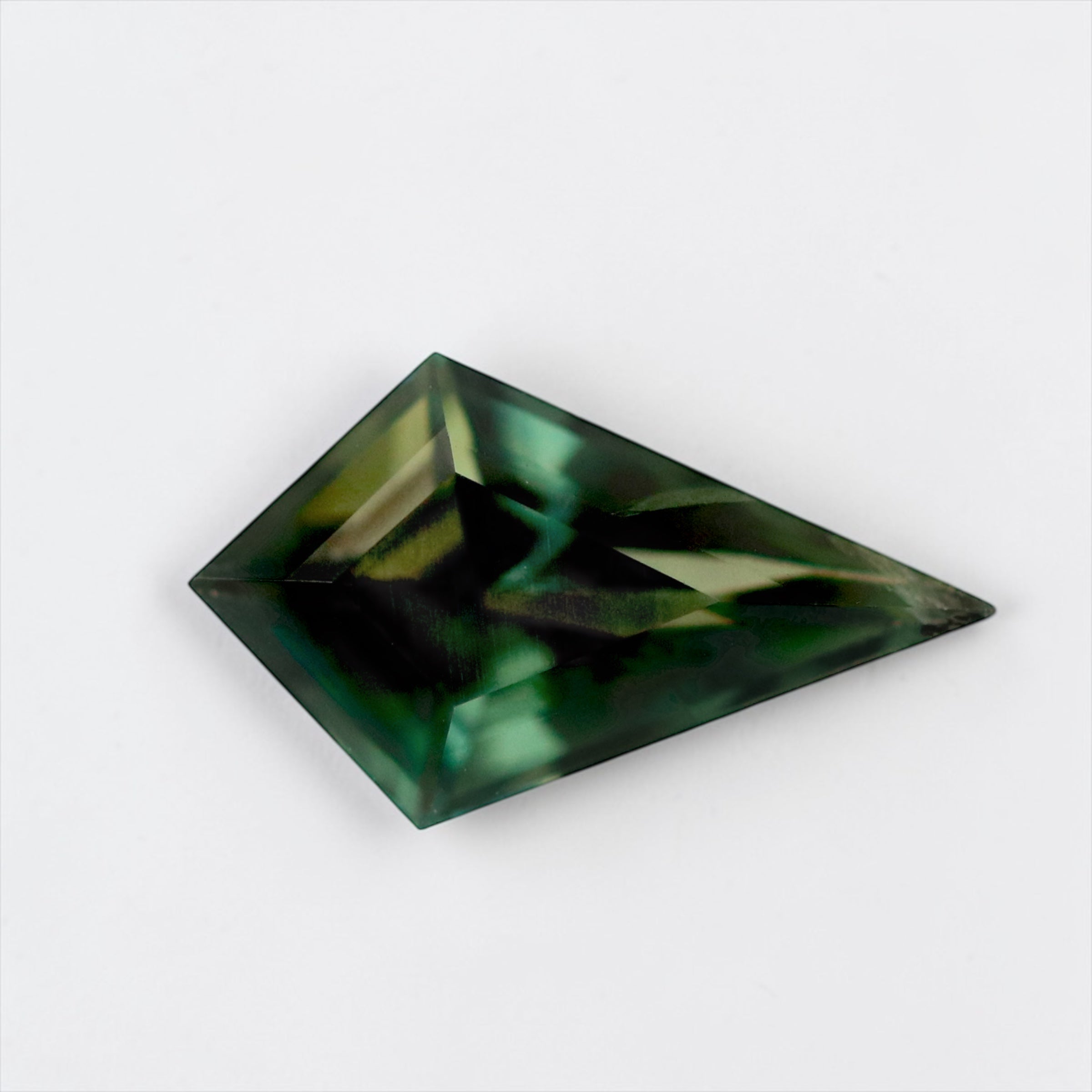 Australian Parti Sapphire 1.0 CT