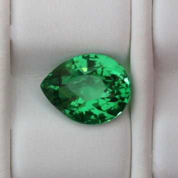 Natural Tsavorite 1.32 CT - STRAGEMS & JEWELS
