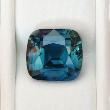 Teal Sapphire 1.75 CT - STRAGEMS & JEWELS