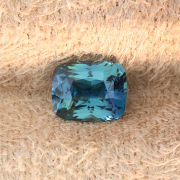 Teal Sapphire 1.49 CT - STRAGEMS & JEWELS