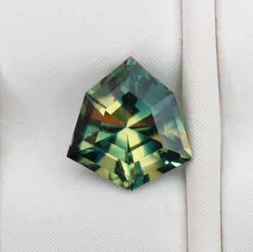 Parti Sapphire 0.93 CT - STRAGEMS & JEWELS