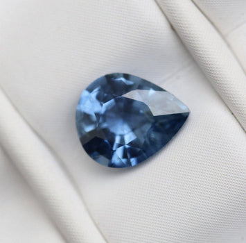 Natural Ceylon  Blue Sapphire 0.70 carats - STRAGEMS & JEWELS
