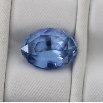 Natural Blue Sapphire 1.36 carats - STRAGEMS & JEWELS