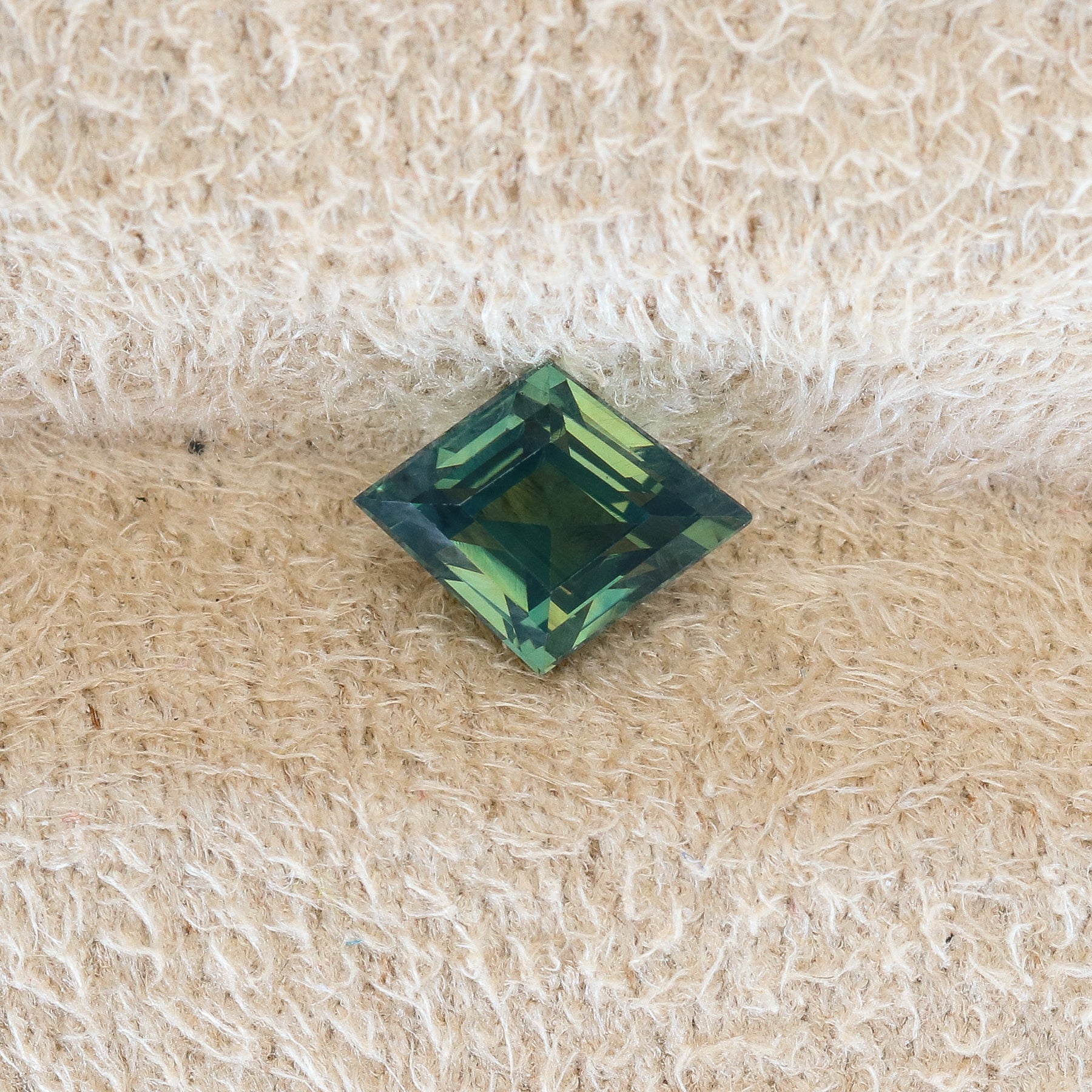 Australian Green Sapphire 1.06CT
