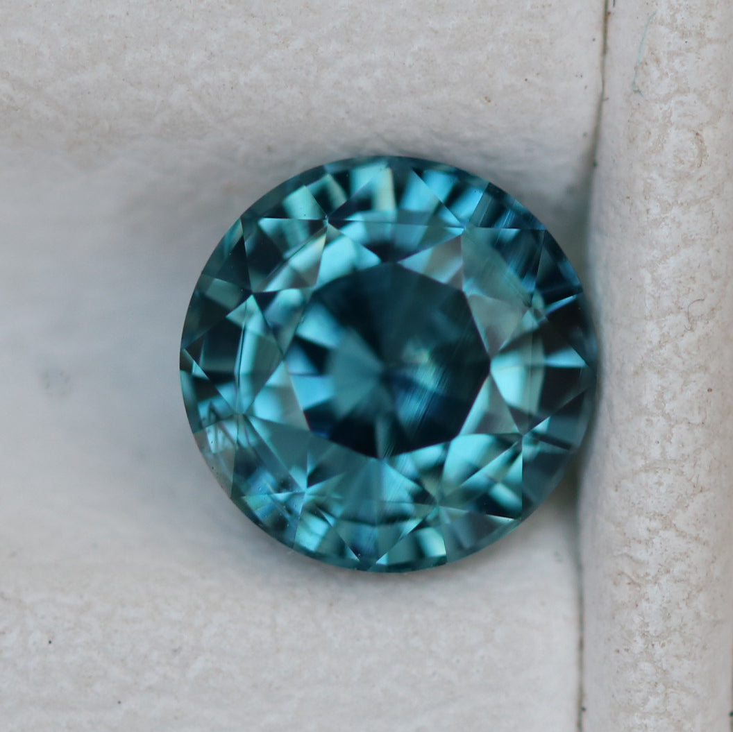 Natural Teal Sapphire 1.14 CT 6.1 MM