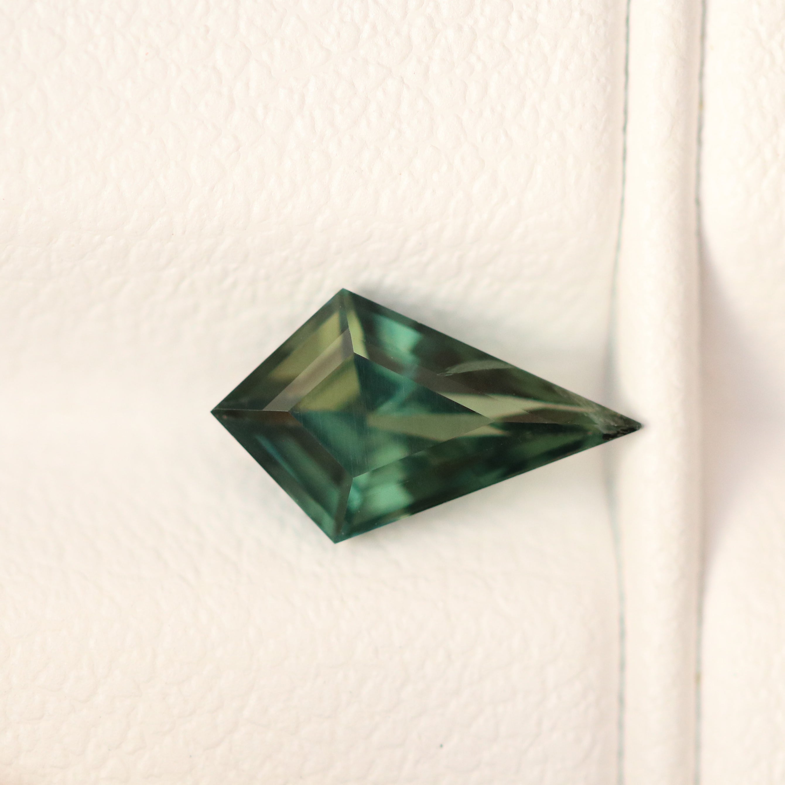 Australian Parti Sapphire 1.0 CT