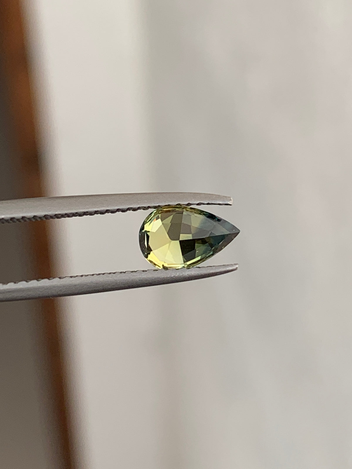 Bi Color Pear Sapphire 1.10 CT