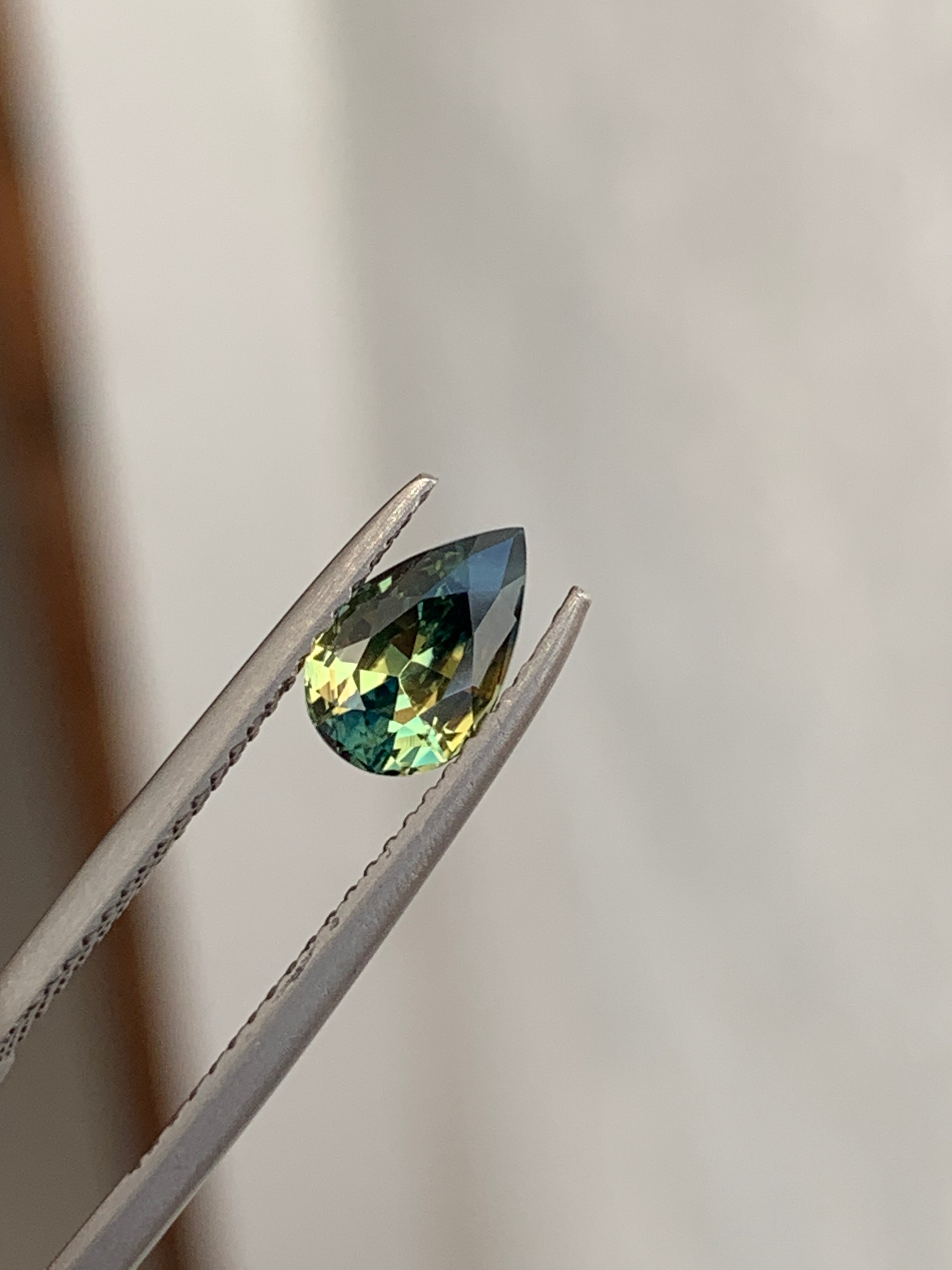Bi Color Pear Sapphire 1.10 CT
