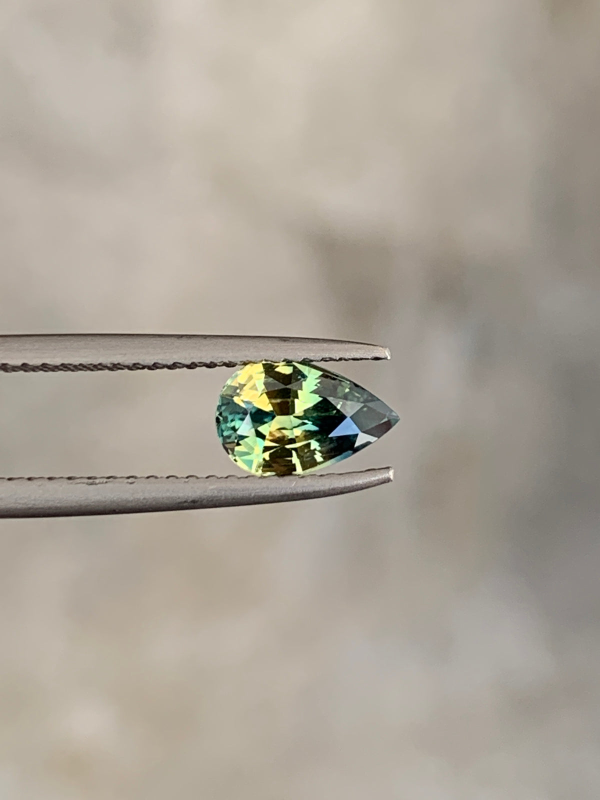 Bi Color Pear Sapphire 1.10 CT