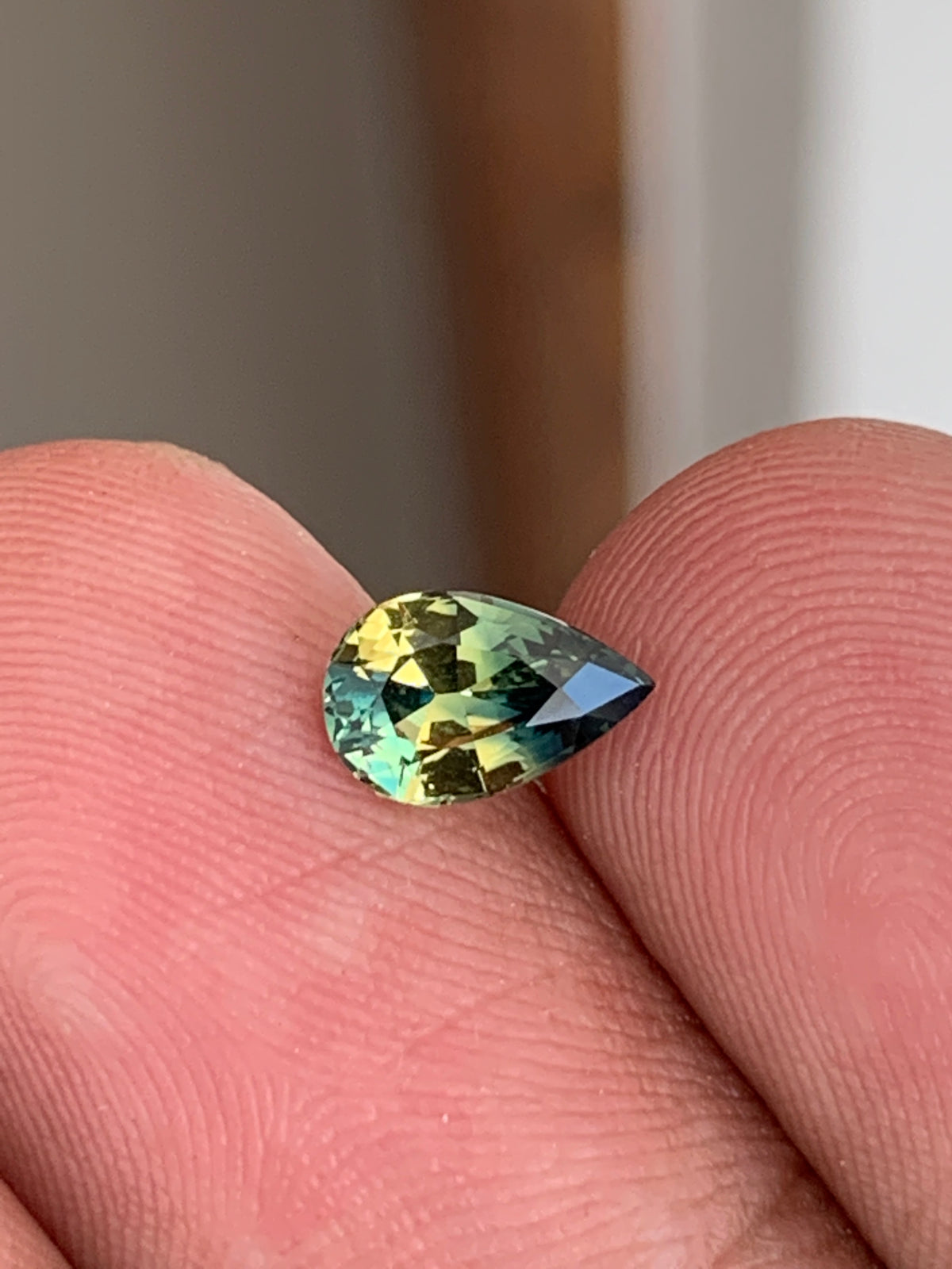 Bi Color Pear Sapphire 1.10 CT