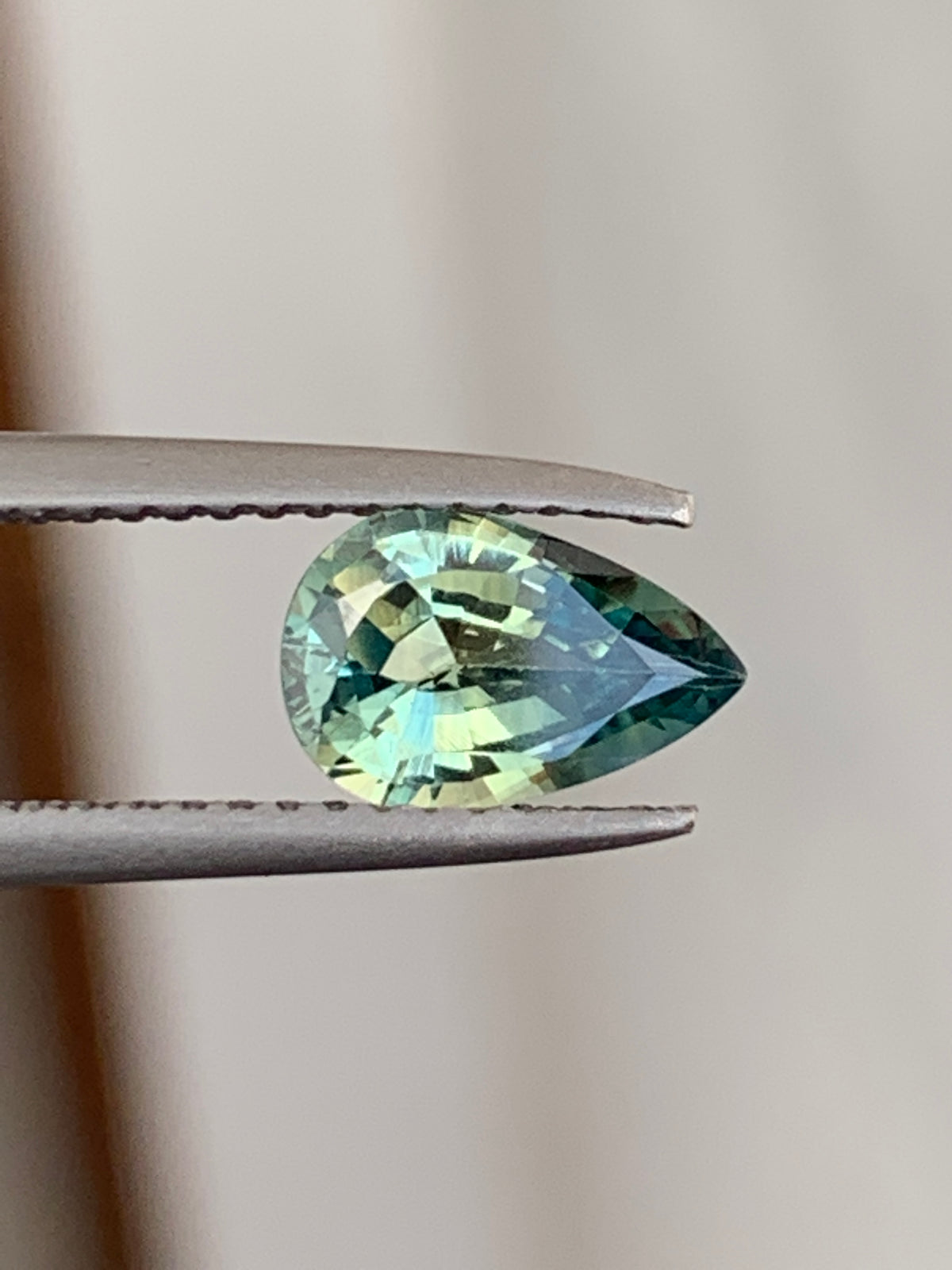 Parti Sapphire 1.12 carats