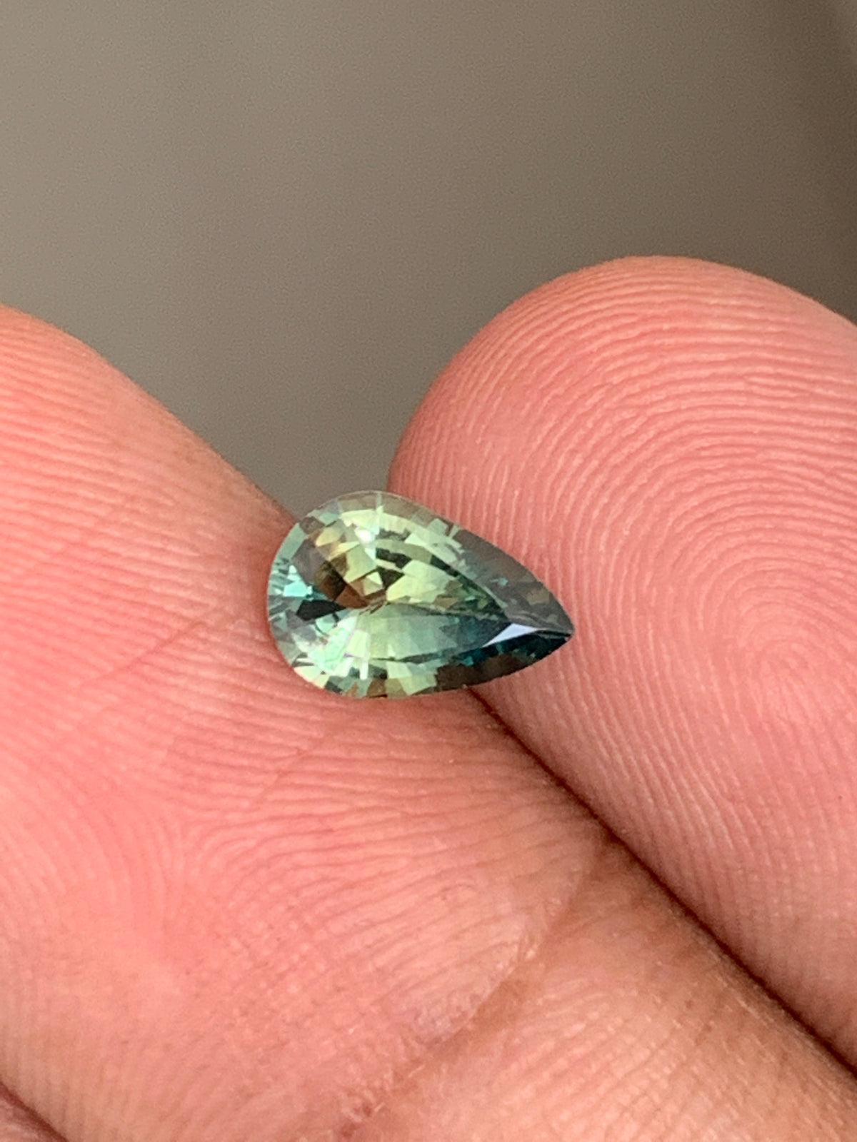 Parti Sapphire 1.12 carats