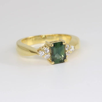 Green Sapphire Ring, Emerald Cut 14K Yellow Gold - STRAGEMS & JEWELS