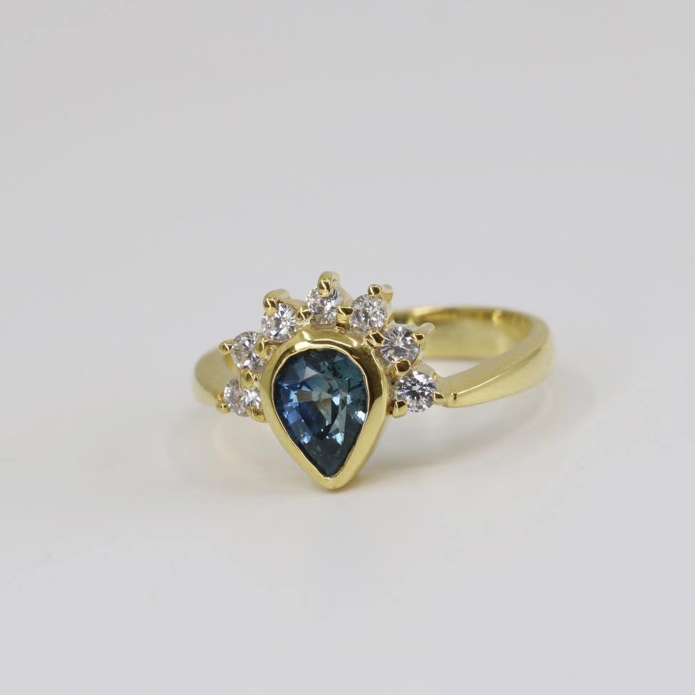 Teal Sapphire Ring, Pear Cut 14K Yellow Gold - STRAGEMS & JEWELS