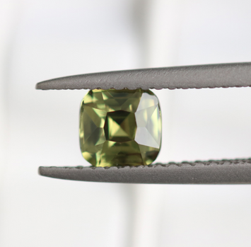 Yellow Sapphire 1.03 carats - STRAGEMS & JEWELS