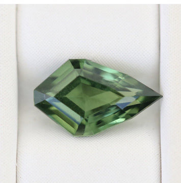 Natural Green Sapphire 0.87 carats - STRAGEMS & JEWELS