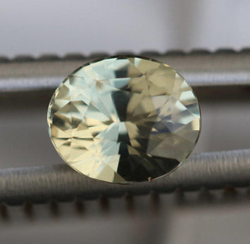 Peach Sapphire 1.27 carats - STRAGEMS & JEWELS