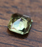 Australian Yellowish Green Sapphire 1.05 carats - STRAGEMS & JEWELS