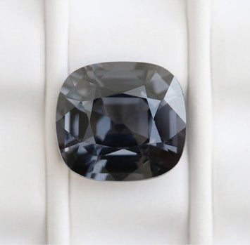 Natural Grey Spinel 4.62 Carats - STRAGEMS & JEWELS